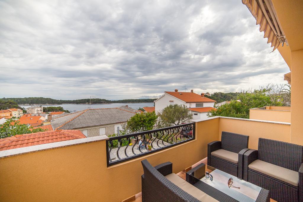 Apartments Juric Rab Town Eksteriør bilde